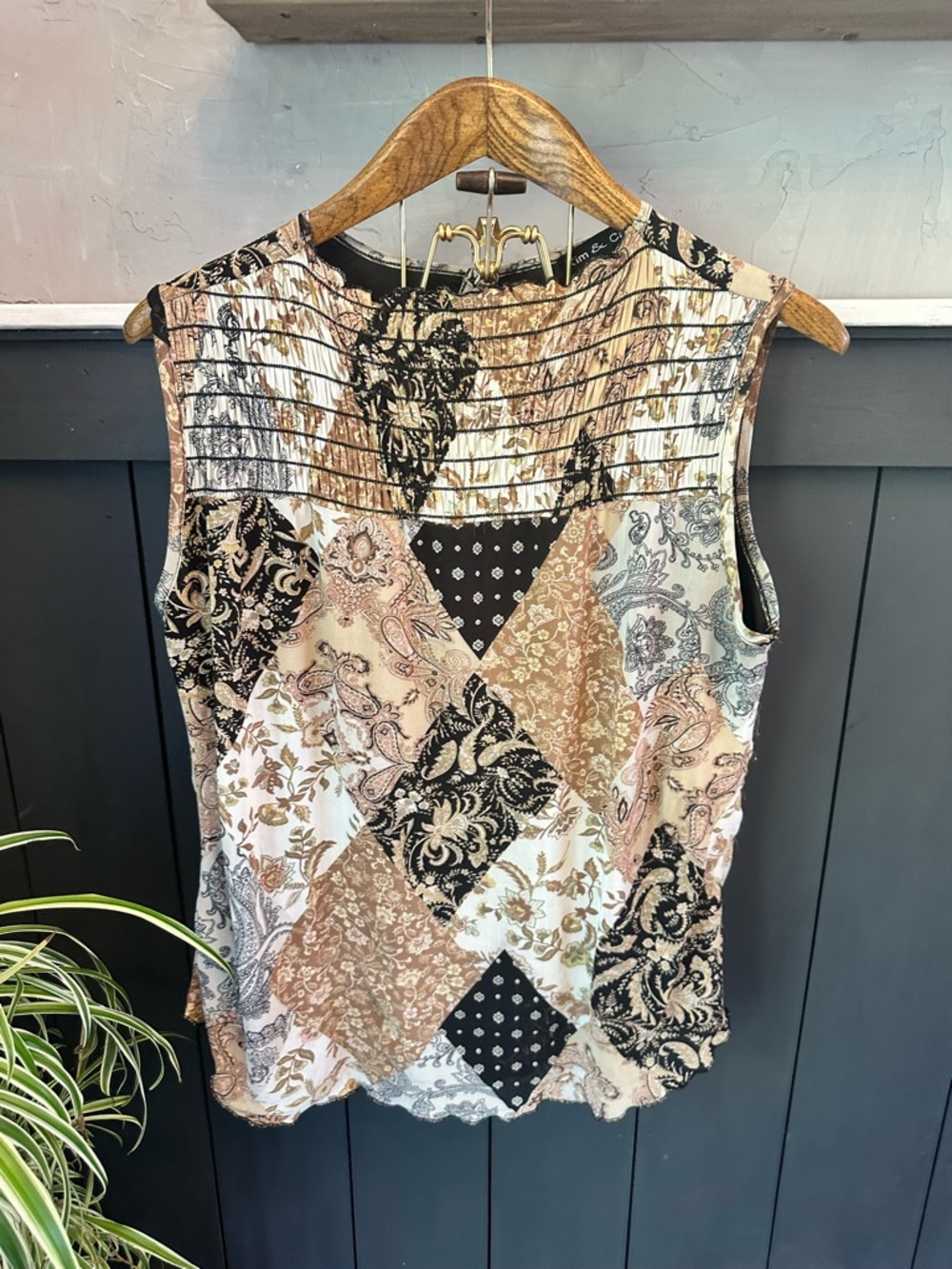 Kim & Cami Womens‎ BOHO Sleeveless Top Small Black Brown Floral Smocked Blouse L
